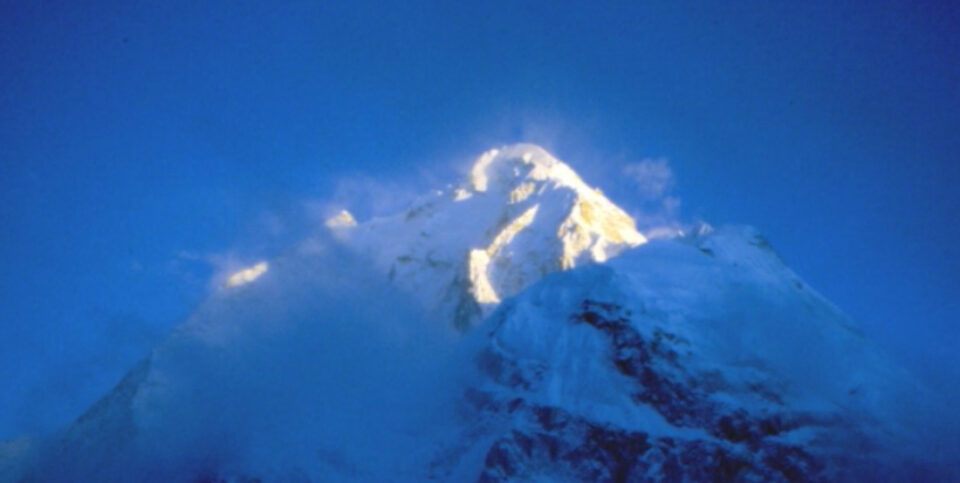 2001. Everest